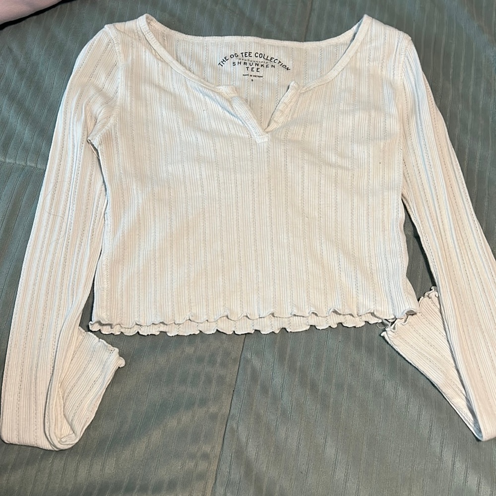 White long sleeve v neck